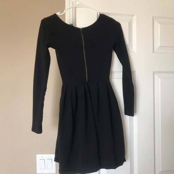 Black Aritzia Dress - Picture 2 of 3
